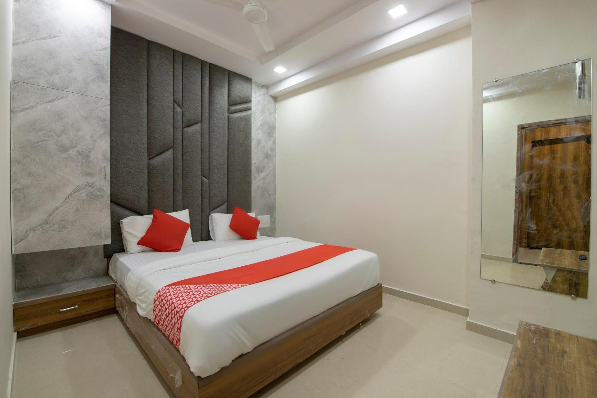 Hotel O Bhavya