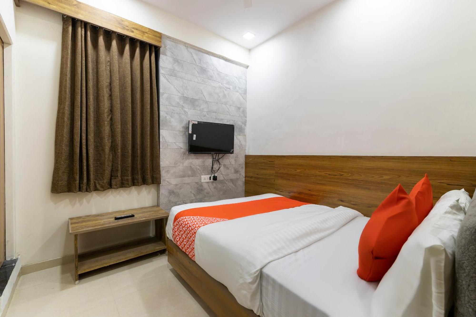 O Bhavya Hotel
