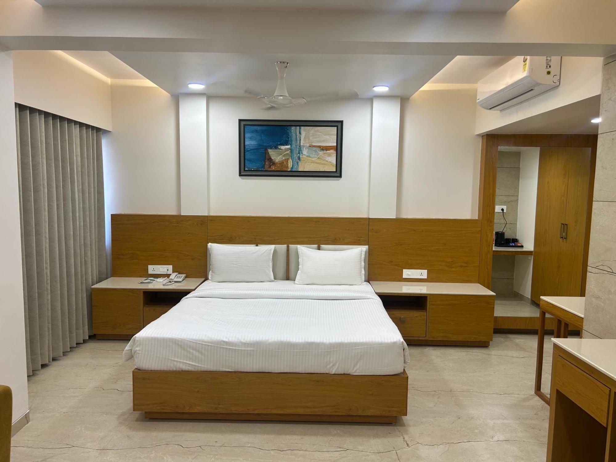 Flourish International Hotel 3*