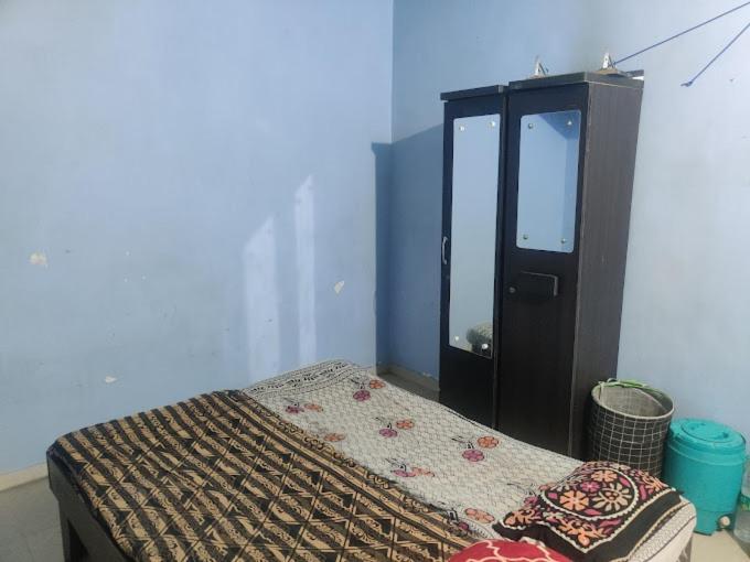 Apartment Megha Paying Guest Service, Asarwa
