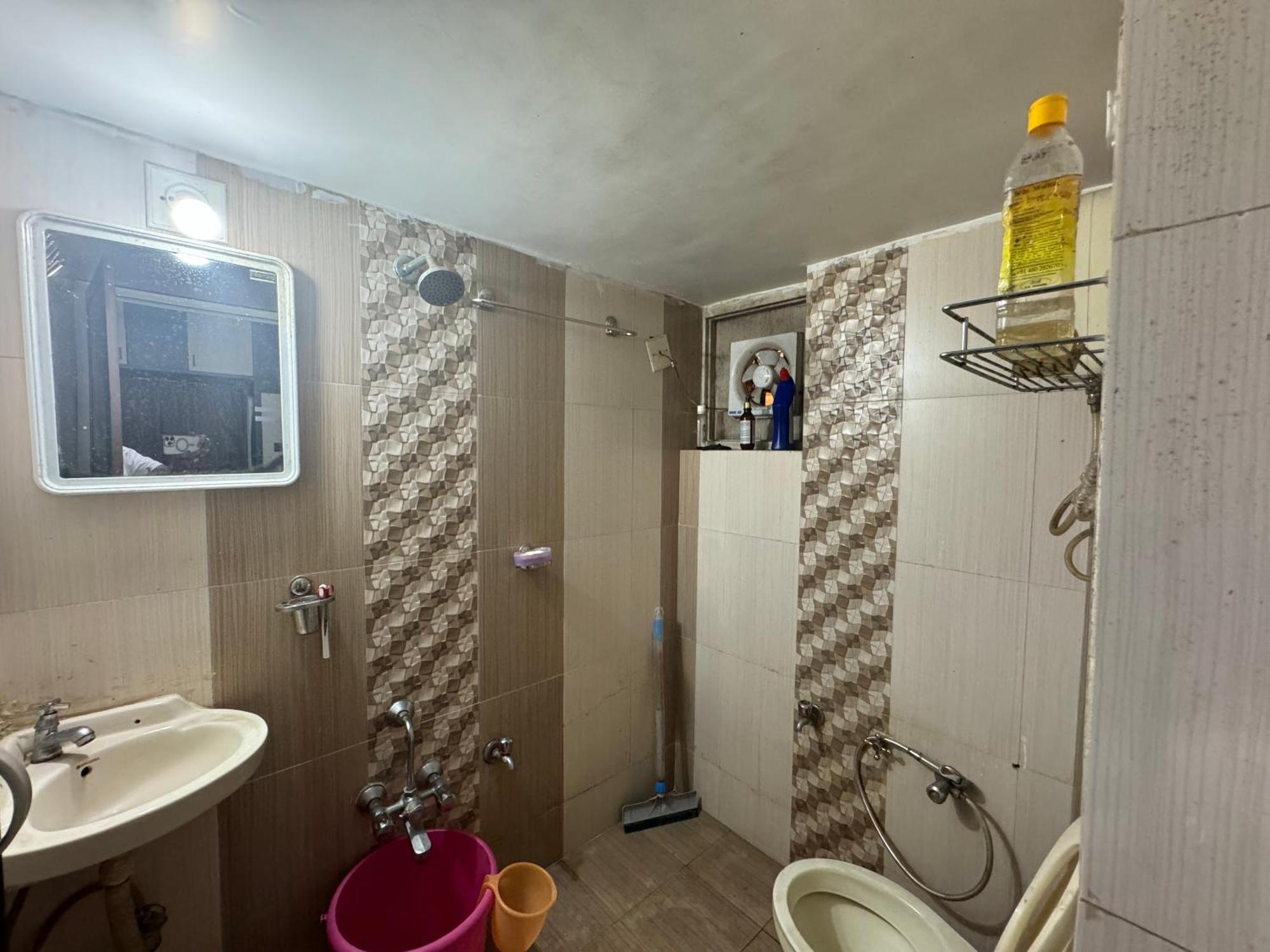 Nila Apartments, Thaltej Metro Station, *