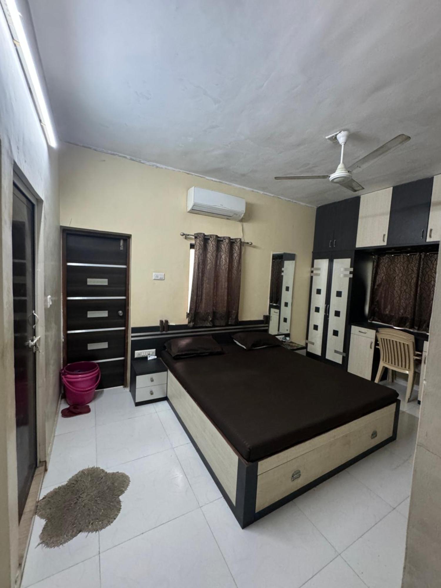 Nila Apartments, Thaltej Metro Station, Apartment *