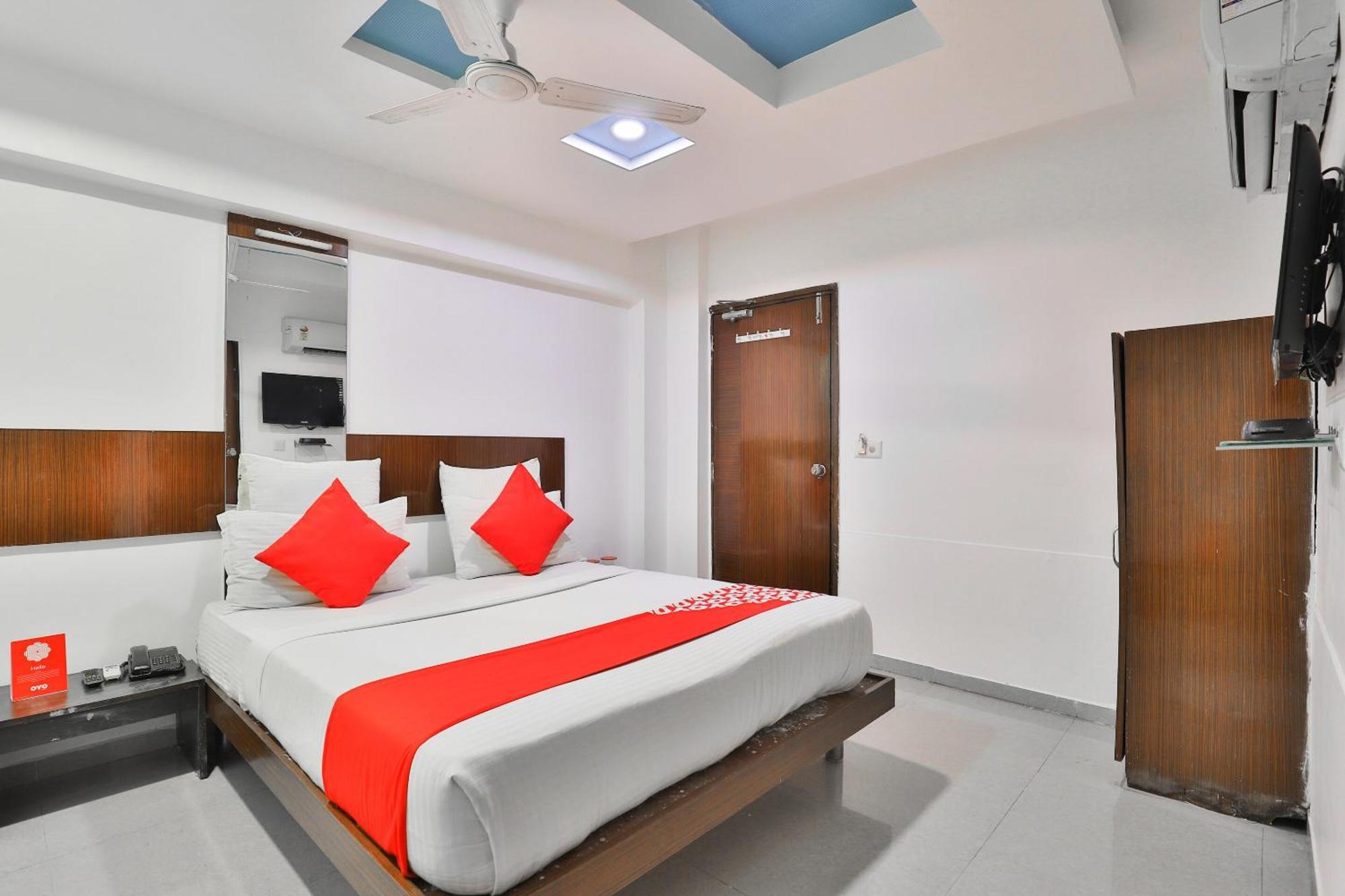 Hotel O Keshav 3*