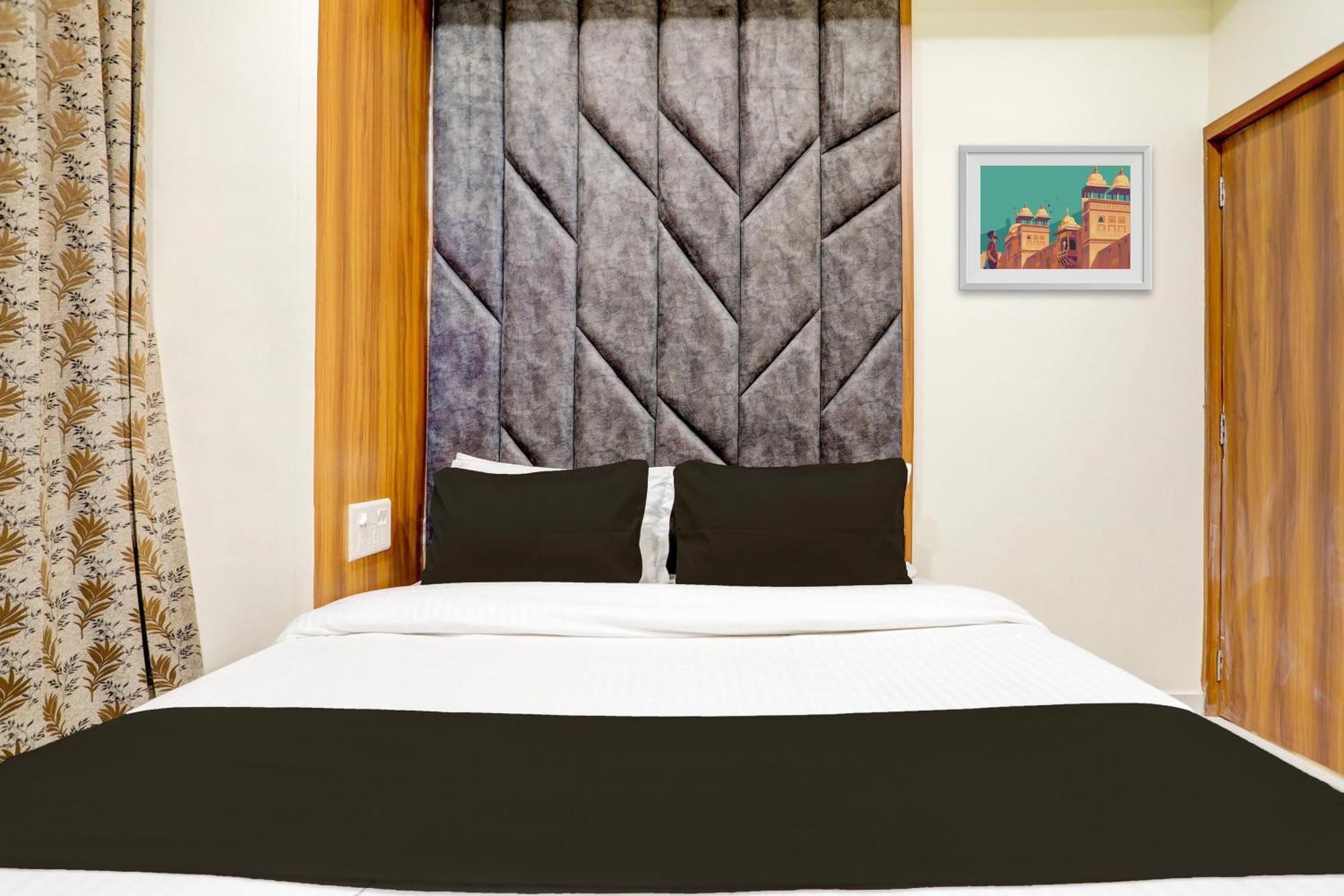 Hotel O Sun Light Ahmedabad