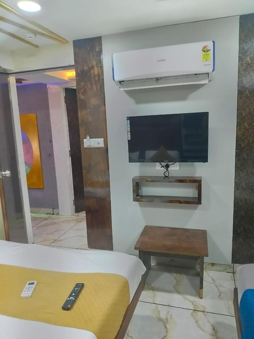 Raj Palace Guest house *