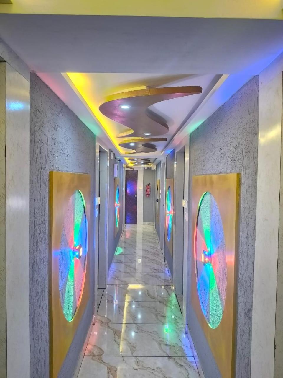Raj Palace Guest house *