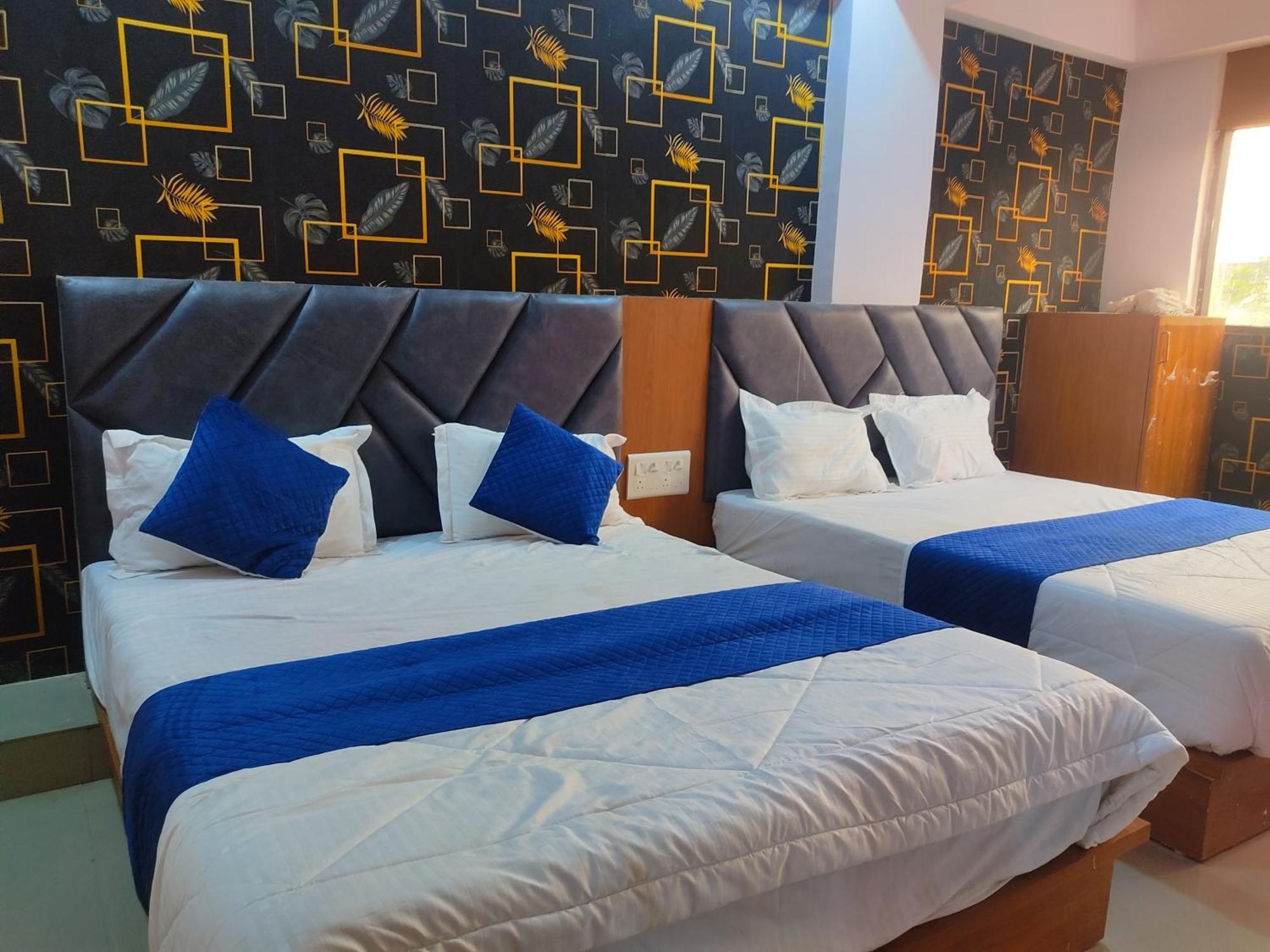 Hotel Neelkanth Palace Ahmedabad