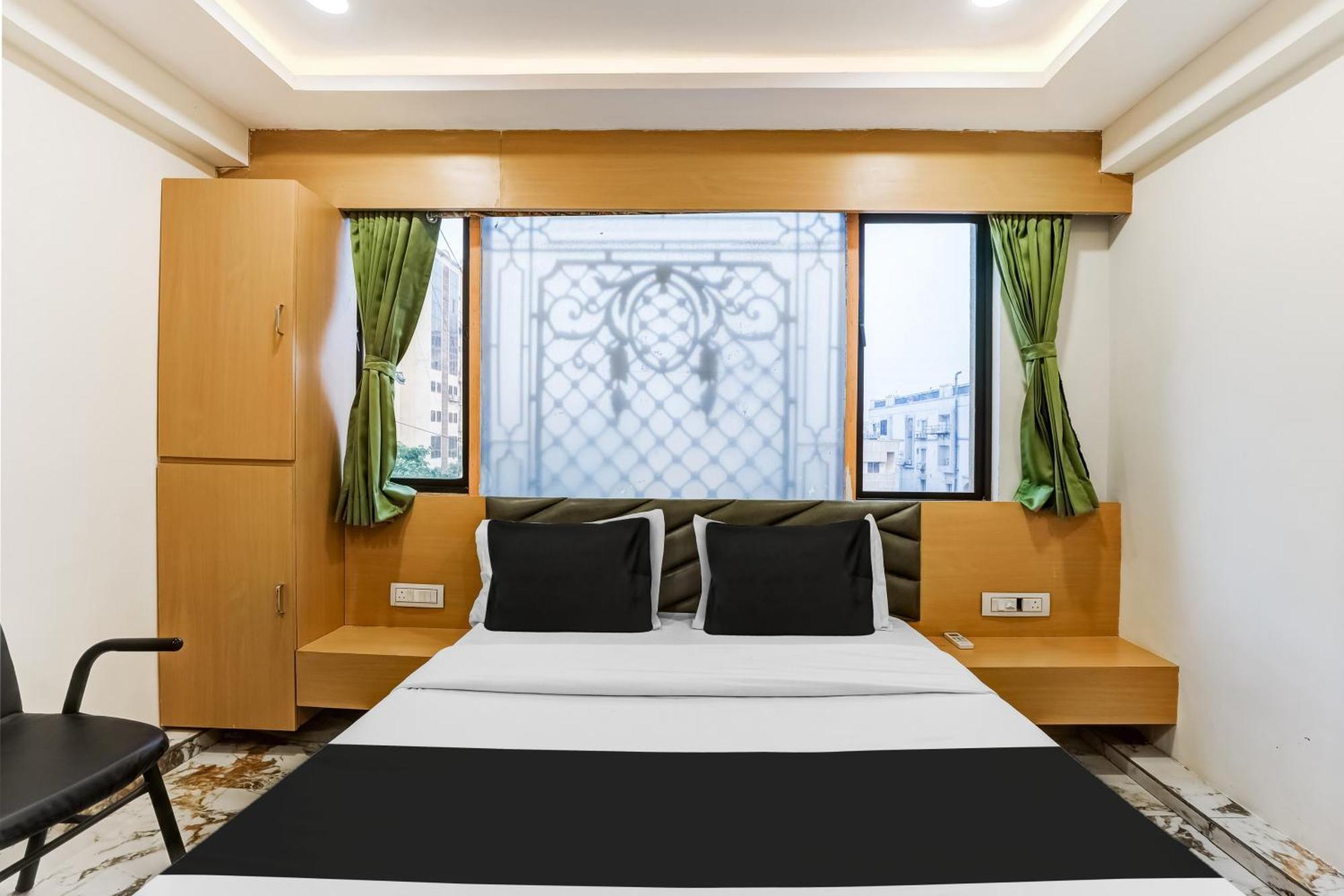 O Prime 24 Hotel Ahmedabad