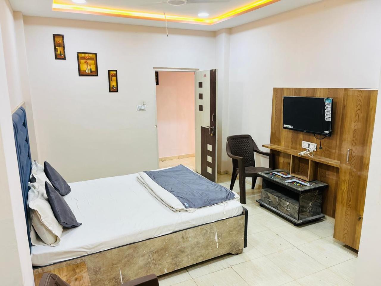 Capsule hotel Sargam *