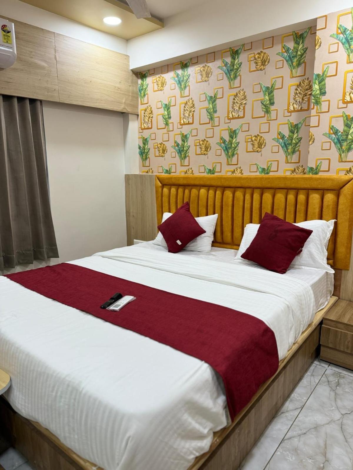 Hotel Alpine Ahmedabad