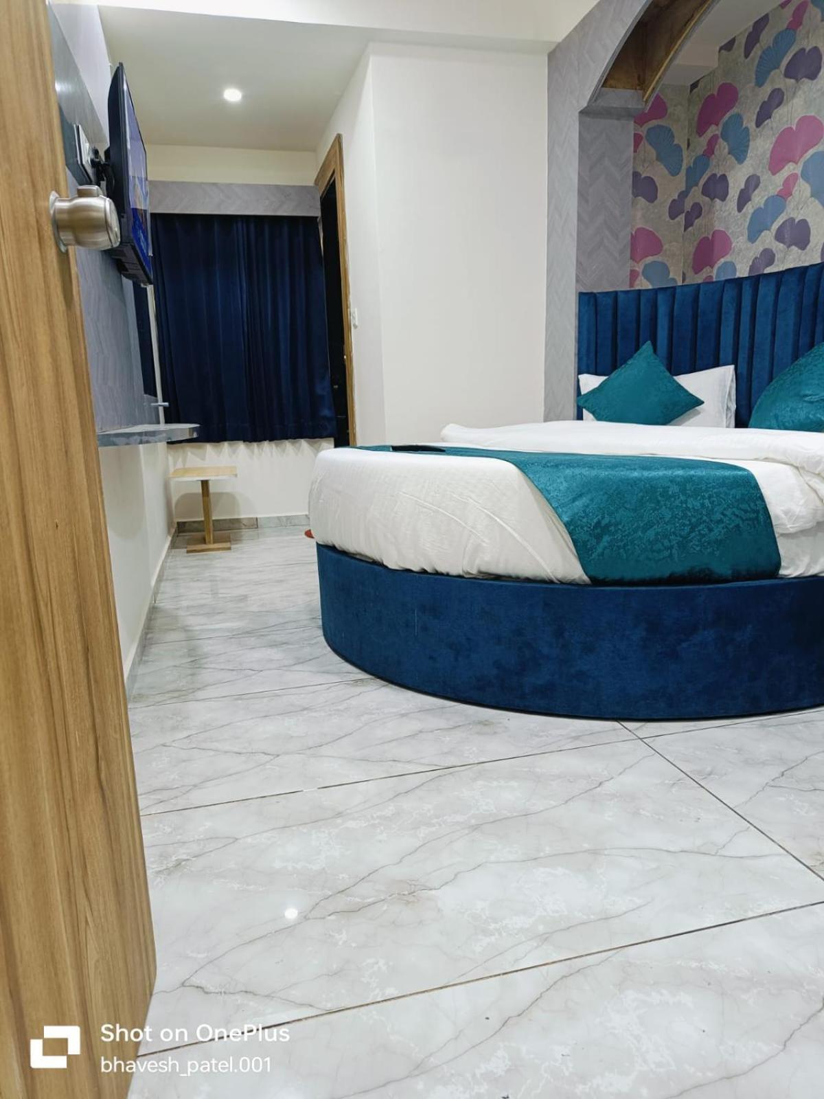 Alpine 2* Ahmedabad