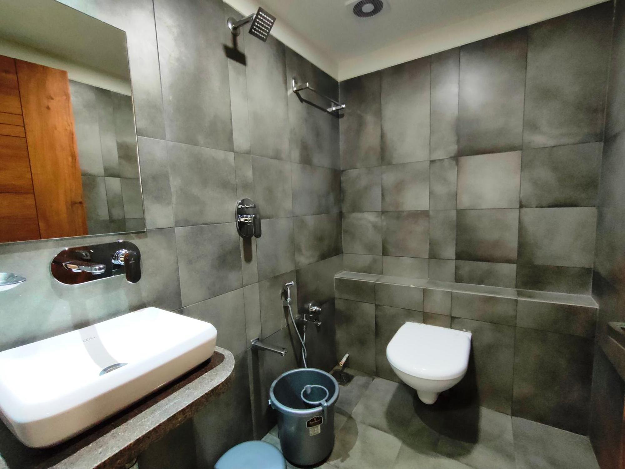 Hotel Kinara Ahmedabad
