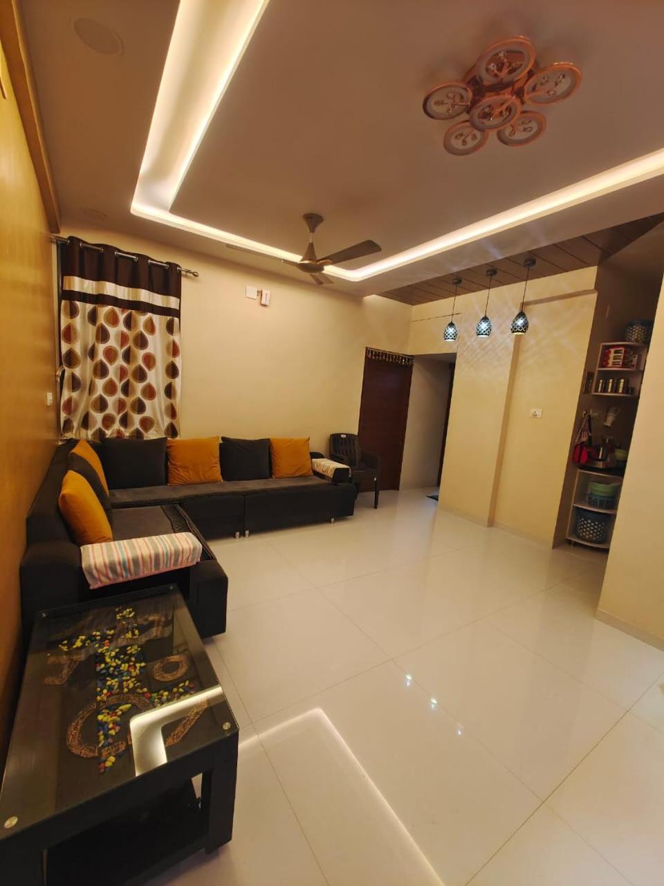 2bhk Flat, Near Stadium, Coldplay Apartment