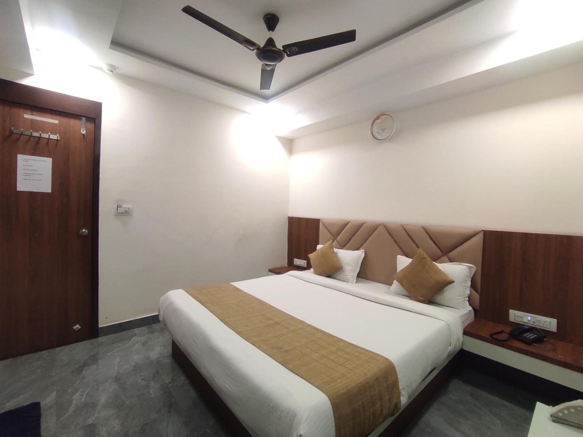 Hotel Earth Inn, Subhash Bridge, Ahmedabad