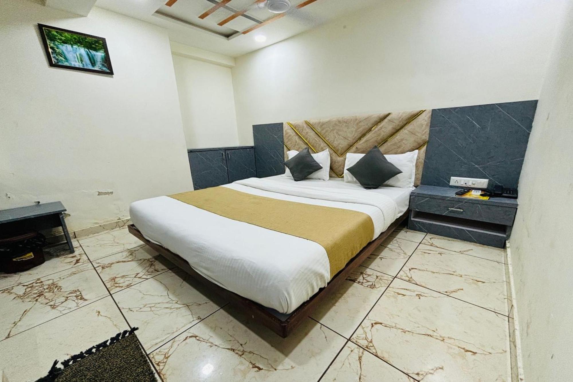 Heritage Gurukul Hotel