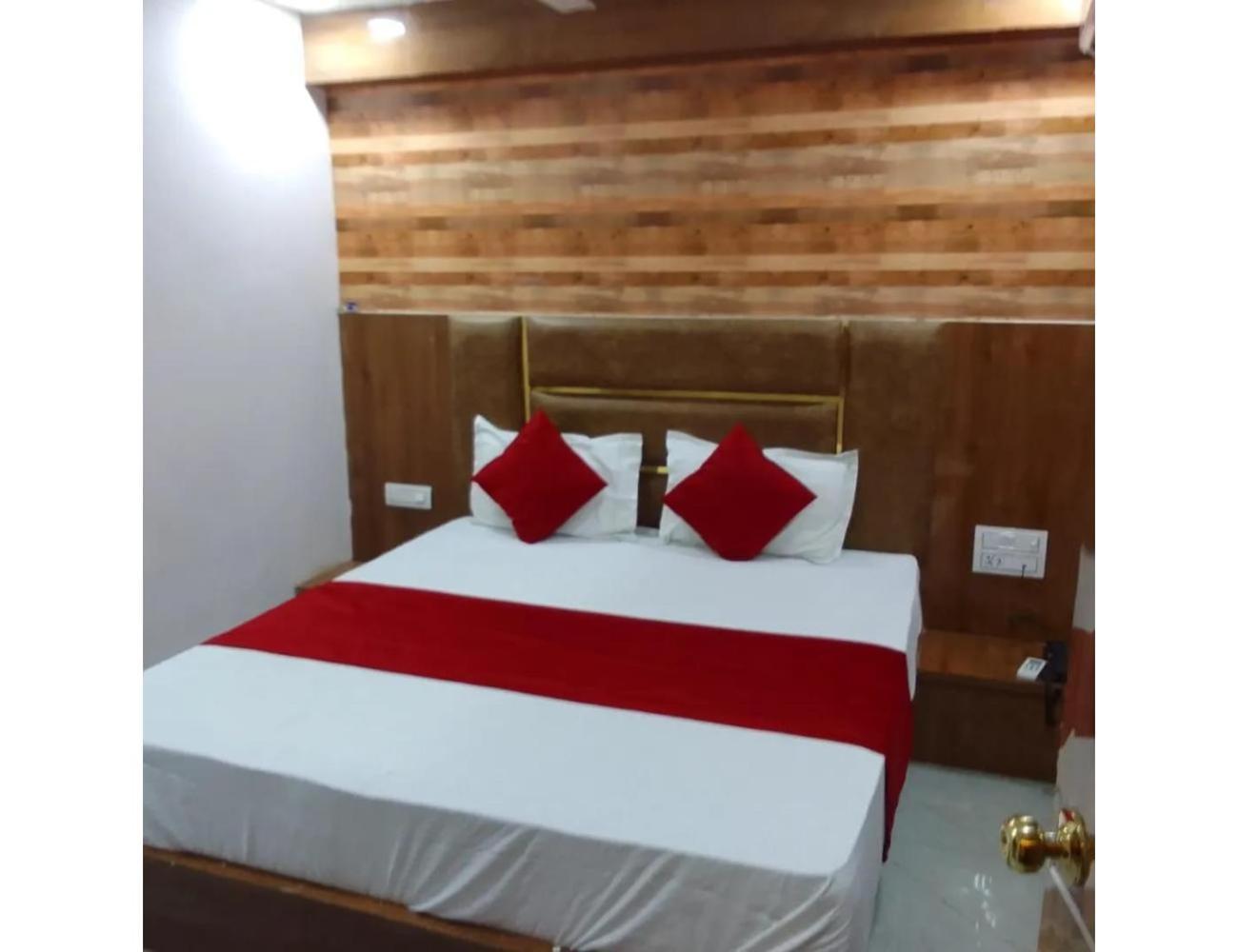 Bhavya Mansion, * Ahmedabad