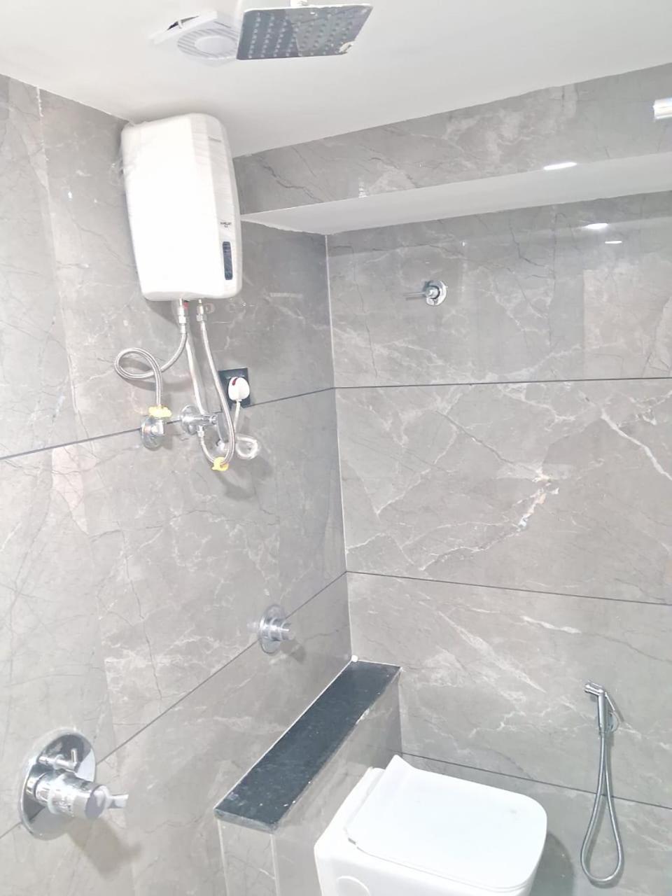 R R 3* Ahmedabad
