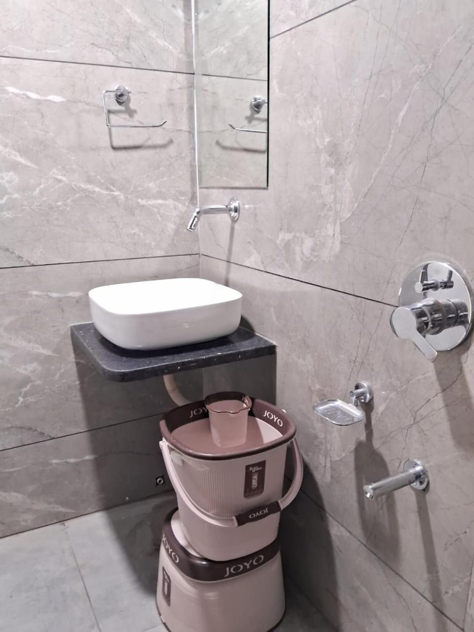 R R Hotel