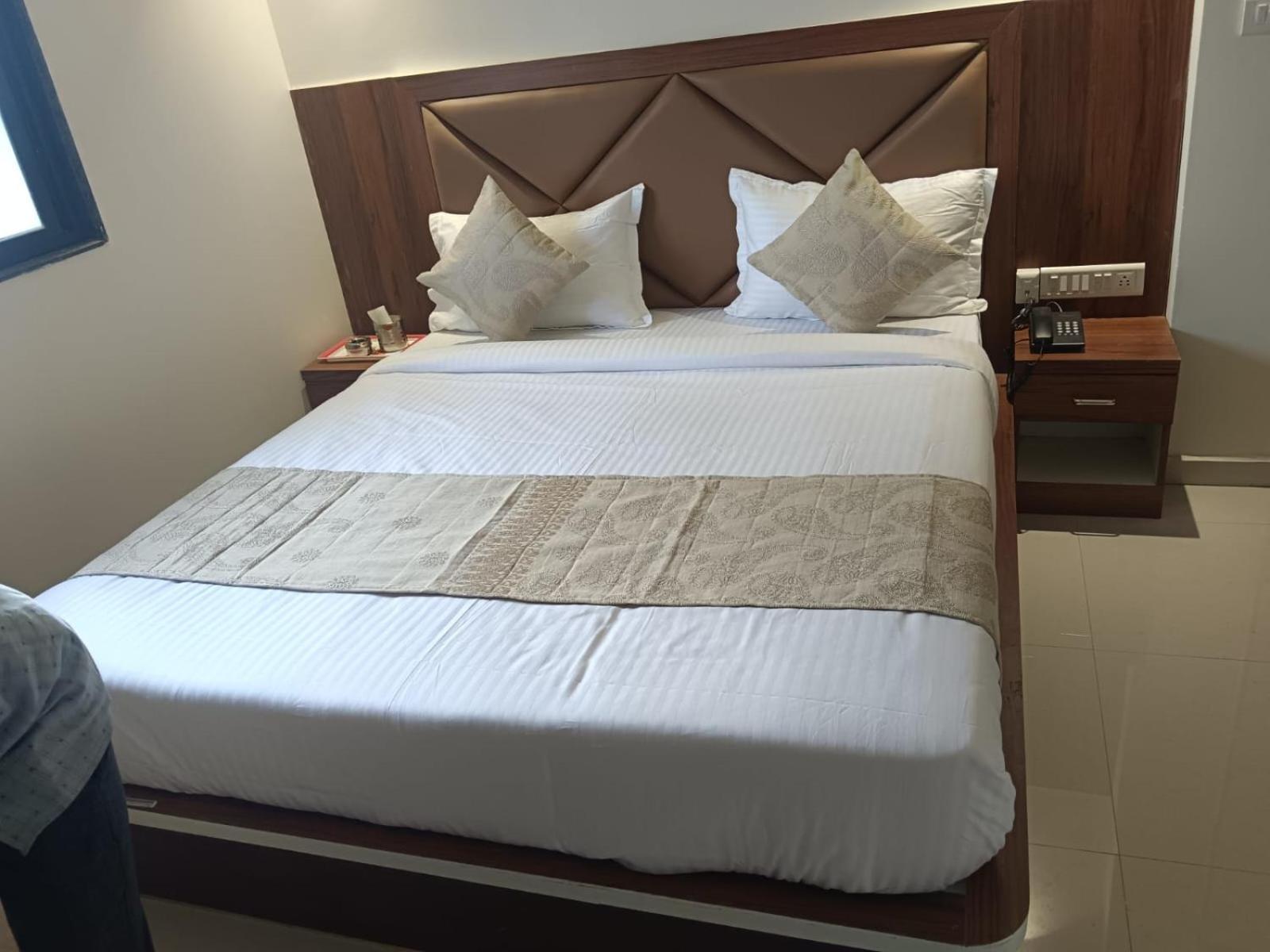 Hotel Govindam Palace, Shahibag, Ahmedabada