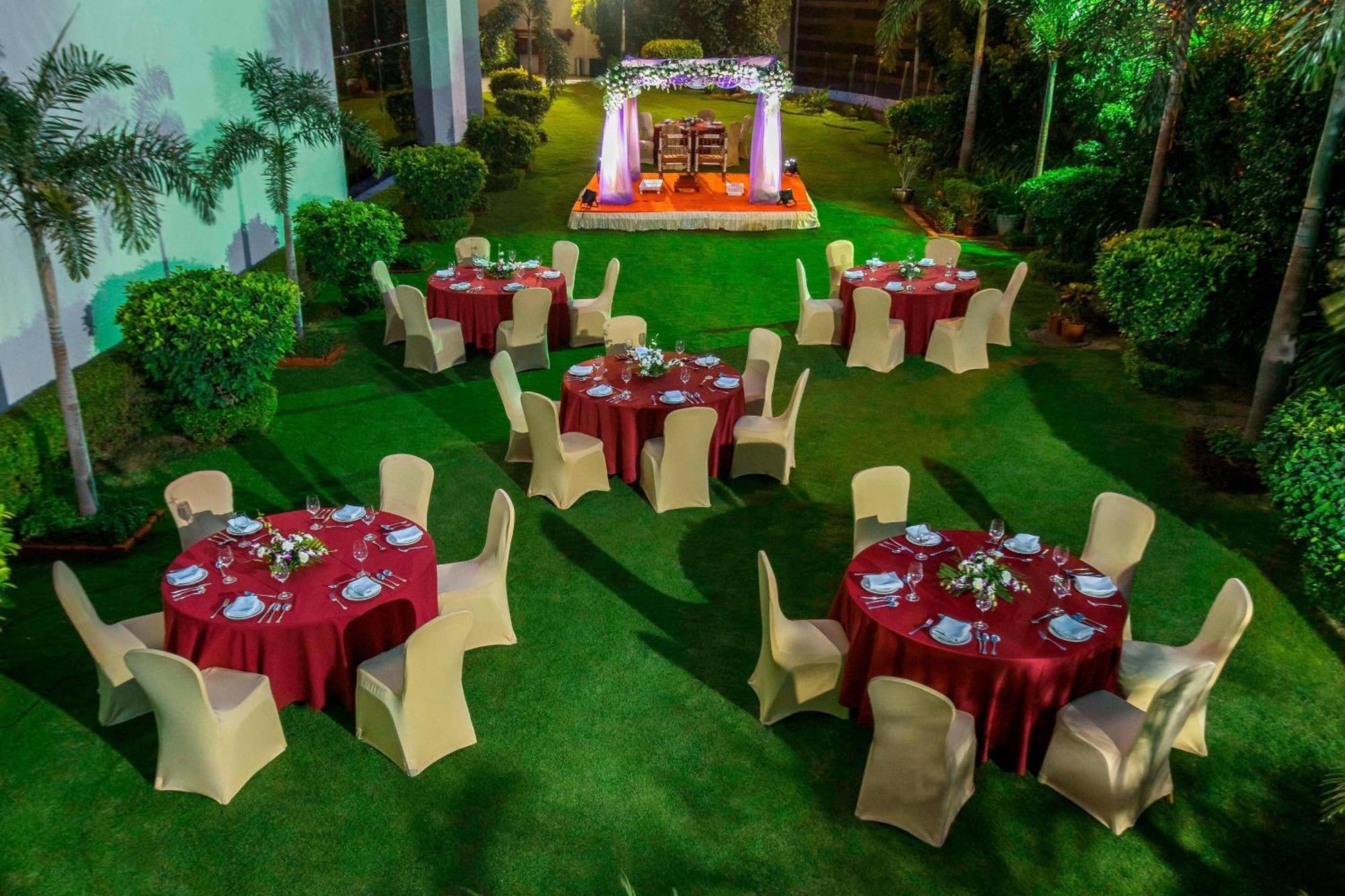 Courtyard By Marriott Hotel Ahmedabad