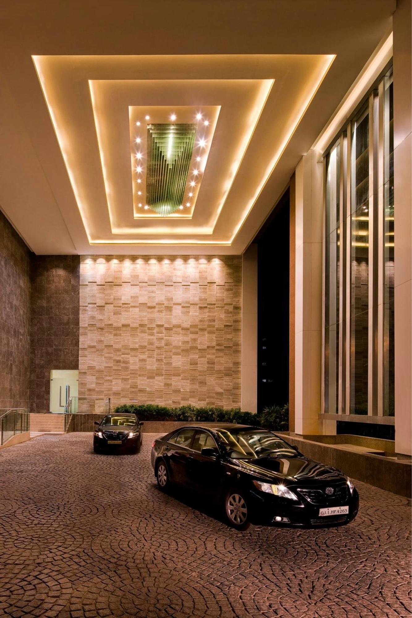 Courtyard By Marriott Hotel 5*