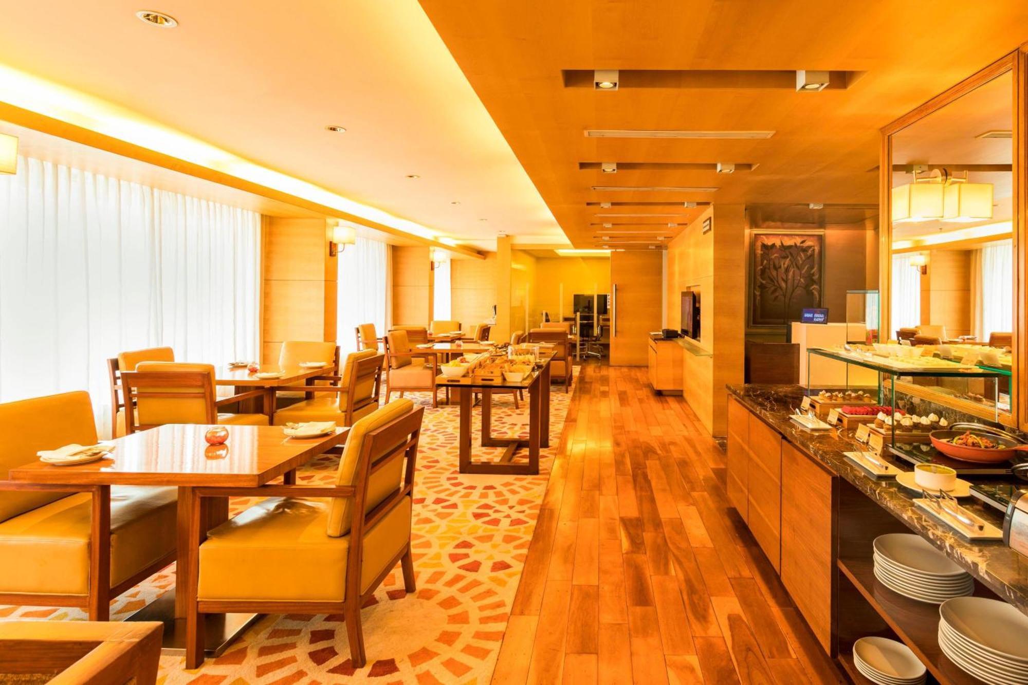 Courtyard By Marriott 5* Ahmedabad