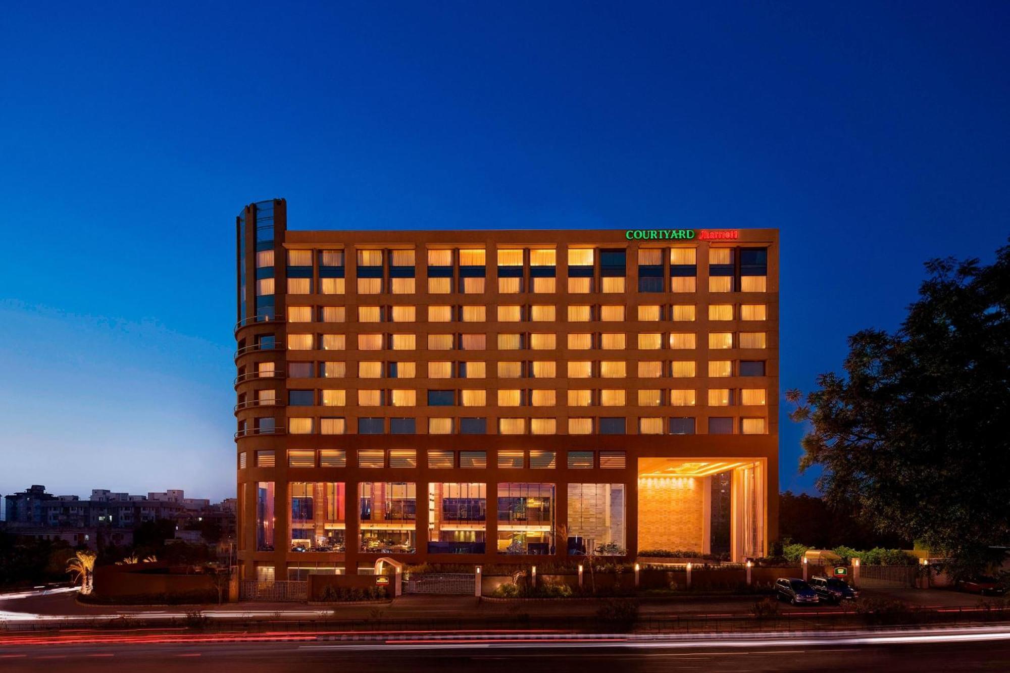 Hotel Courtyard By Marriott Ahmedabad