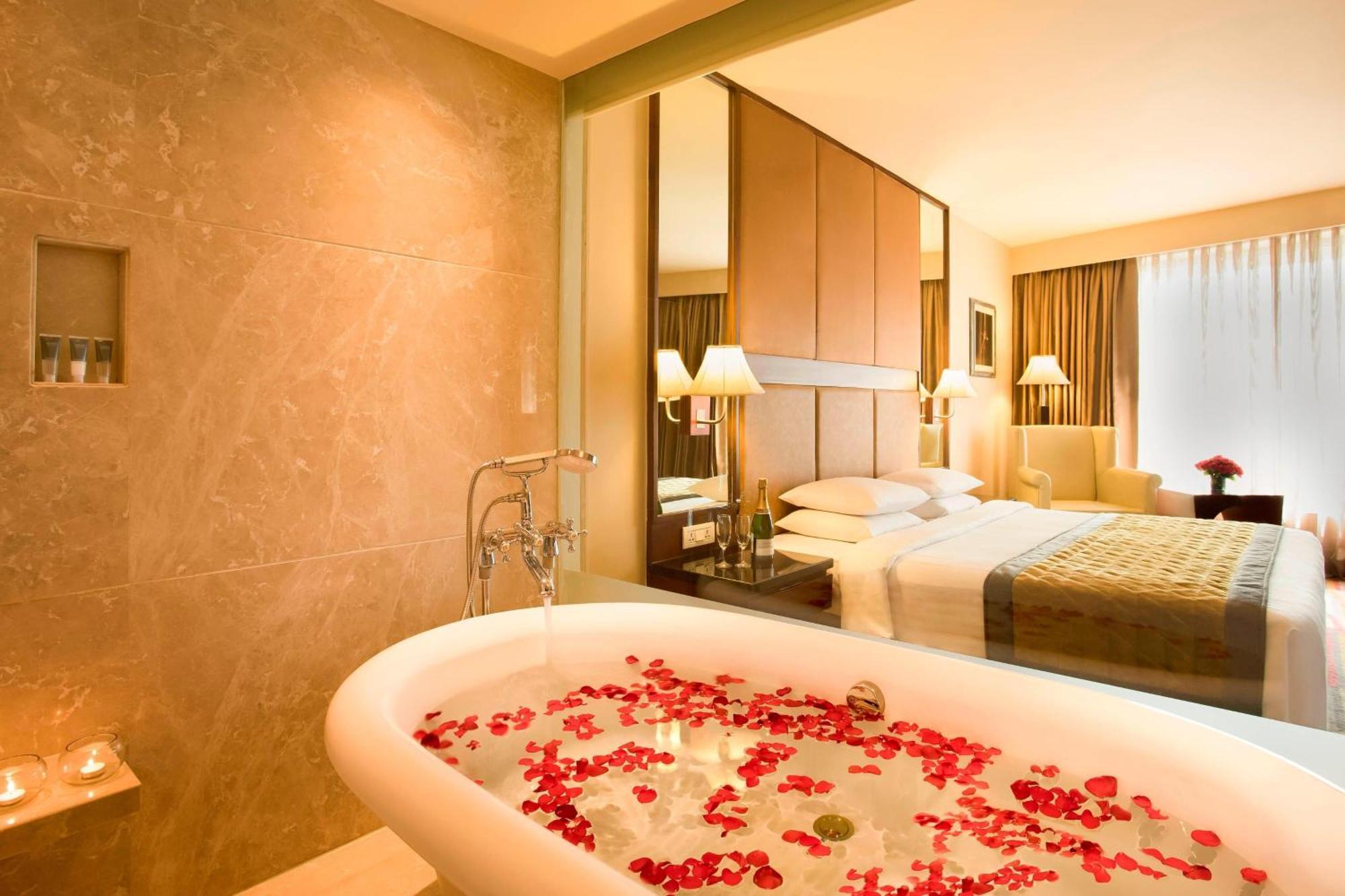 Courtyard By Marriott 5* Ahmedabad