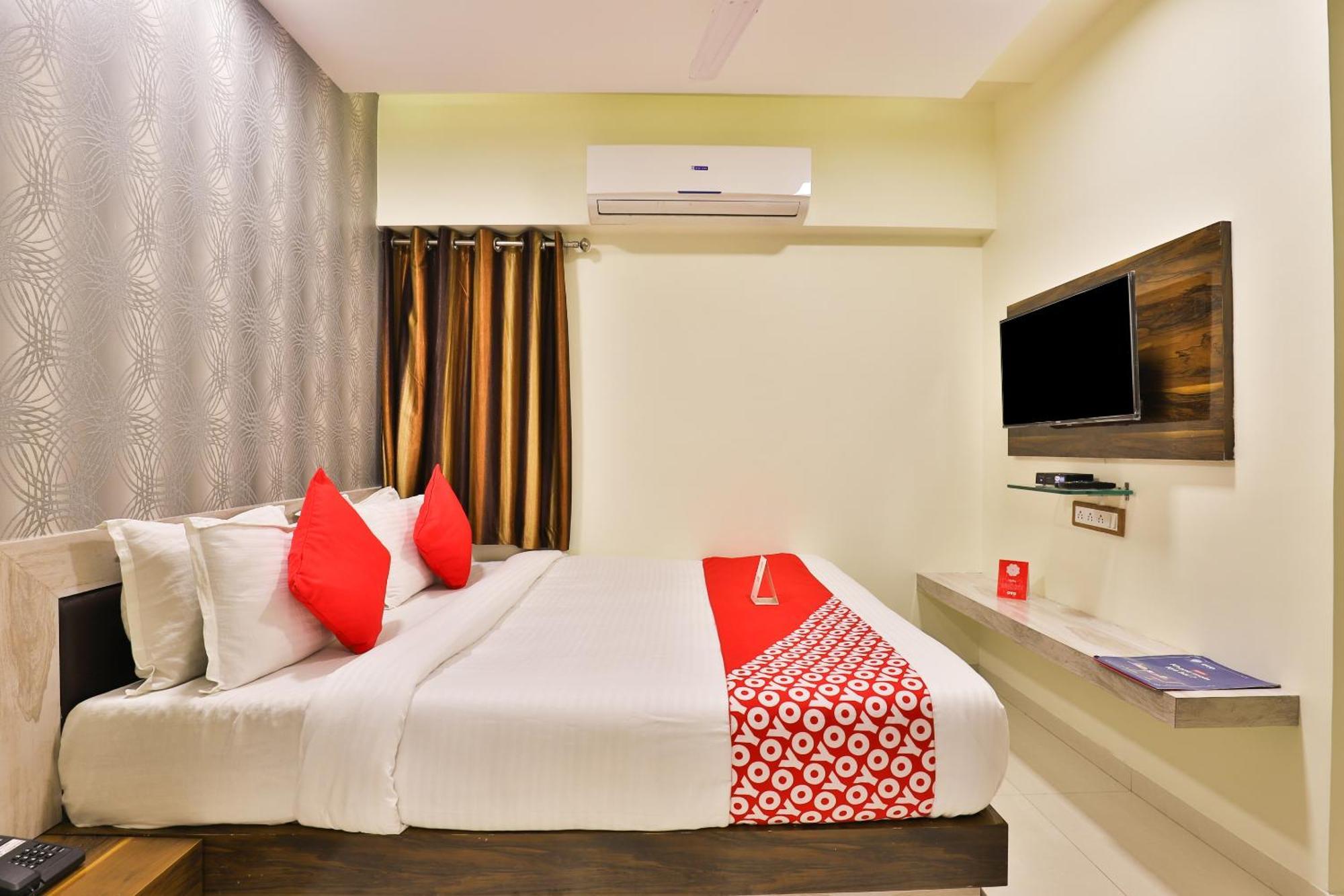 O Red Apple Hotel Ahmedabad