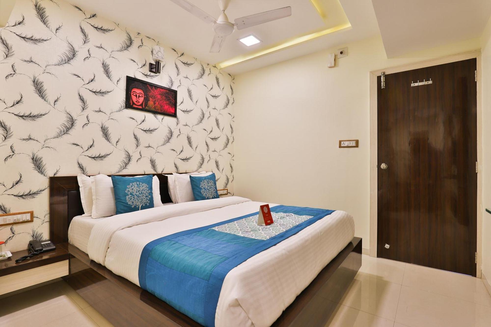 O Red Apple Hotel Ahmedabad