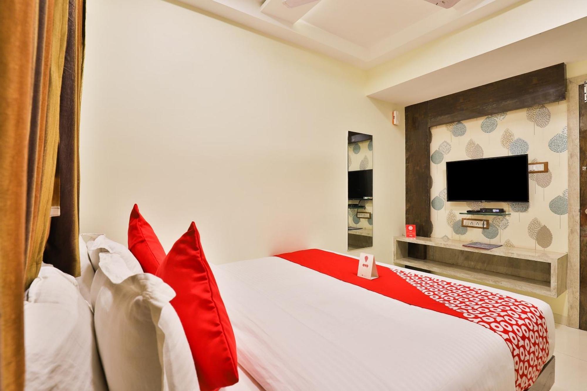 O Red Apple Ahmedabad