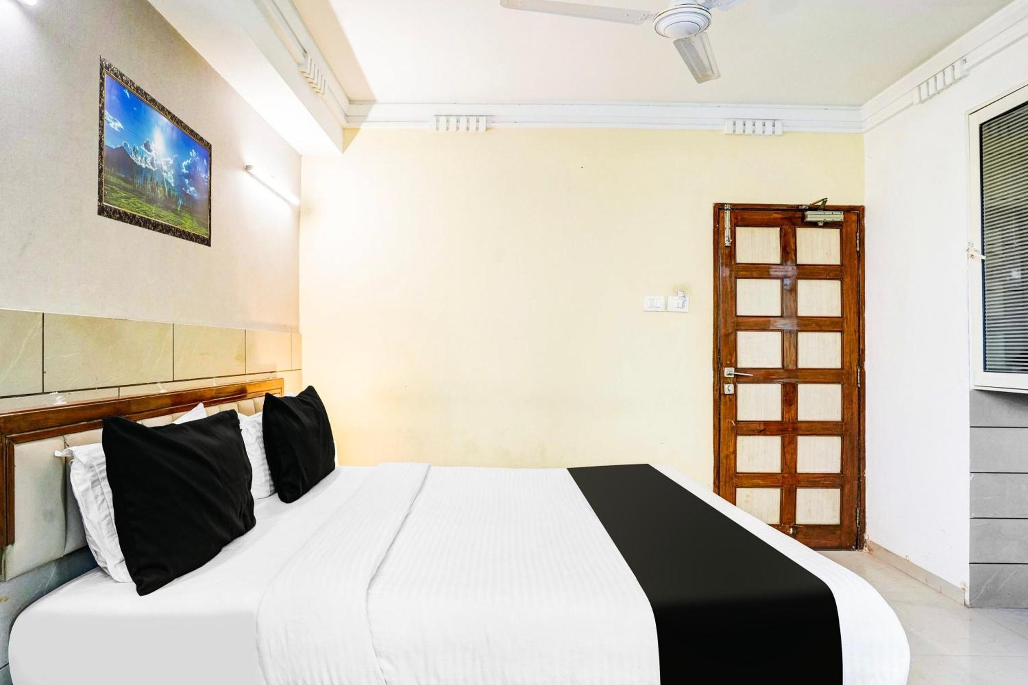 Hotel O Shanti Sadan