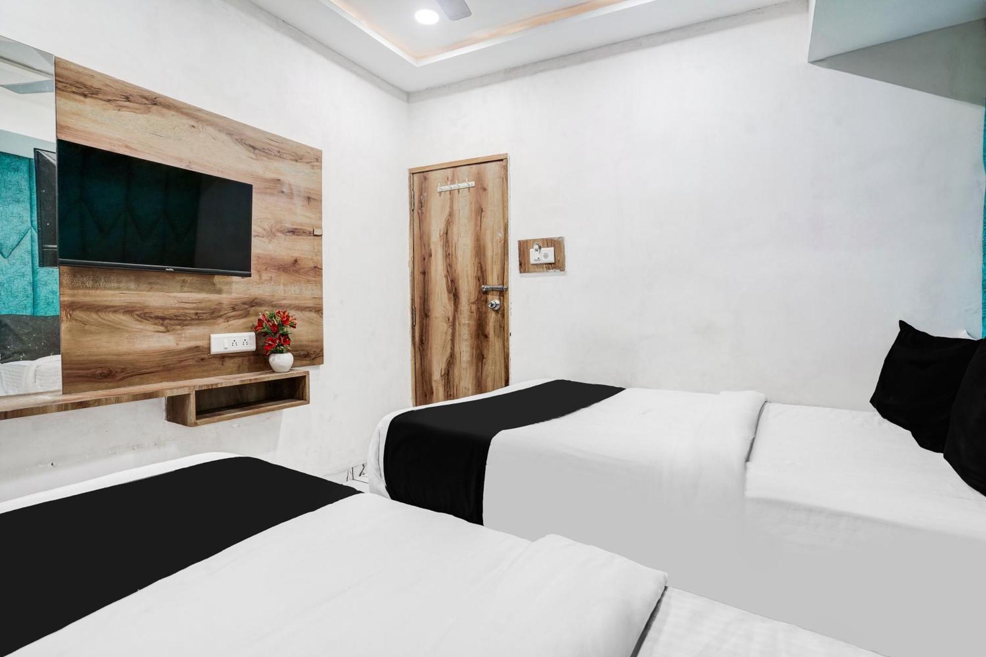 Super Collection O Maninagar Near Railway Station Formerly A1 Residency