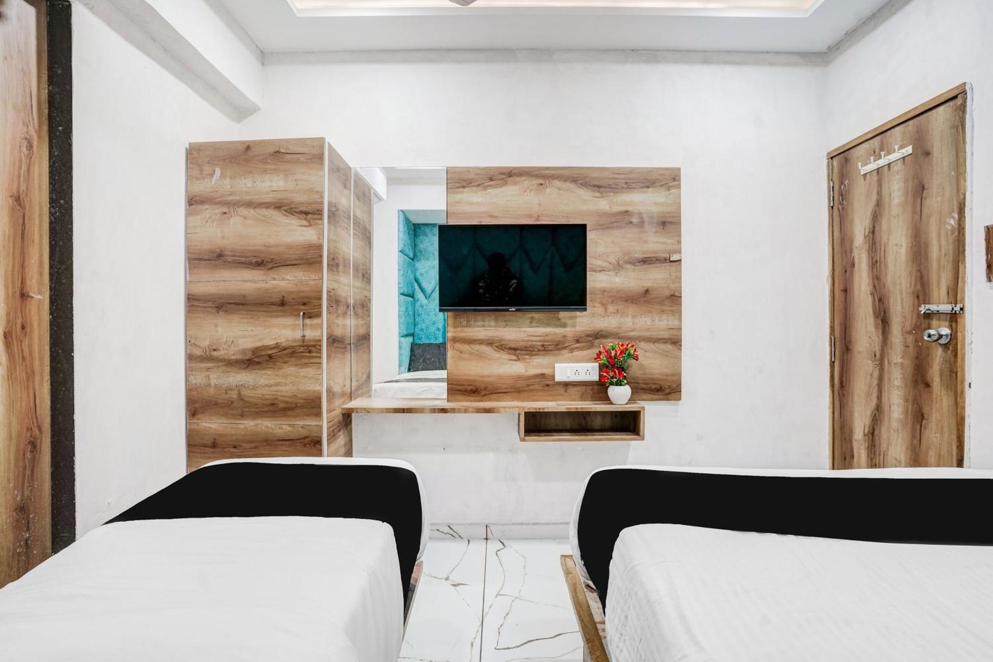 Super Collection O Maninagar Near Railway Station Formerly A1 Residency Hotel Ahmedabad