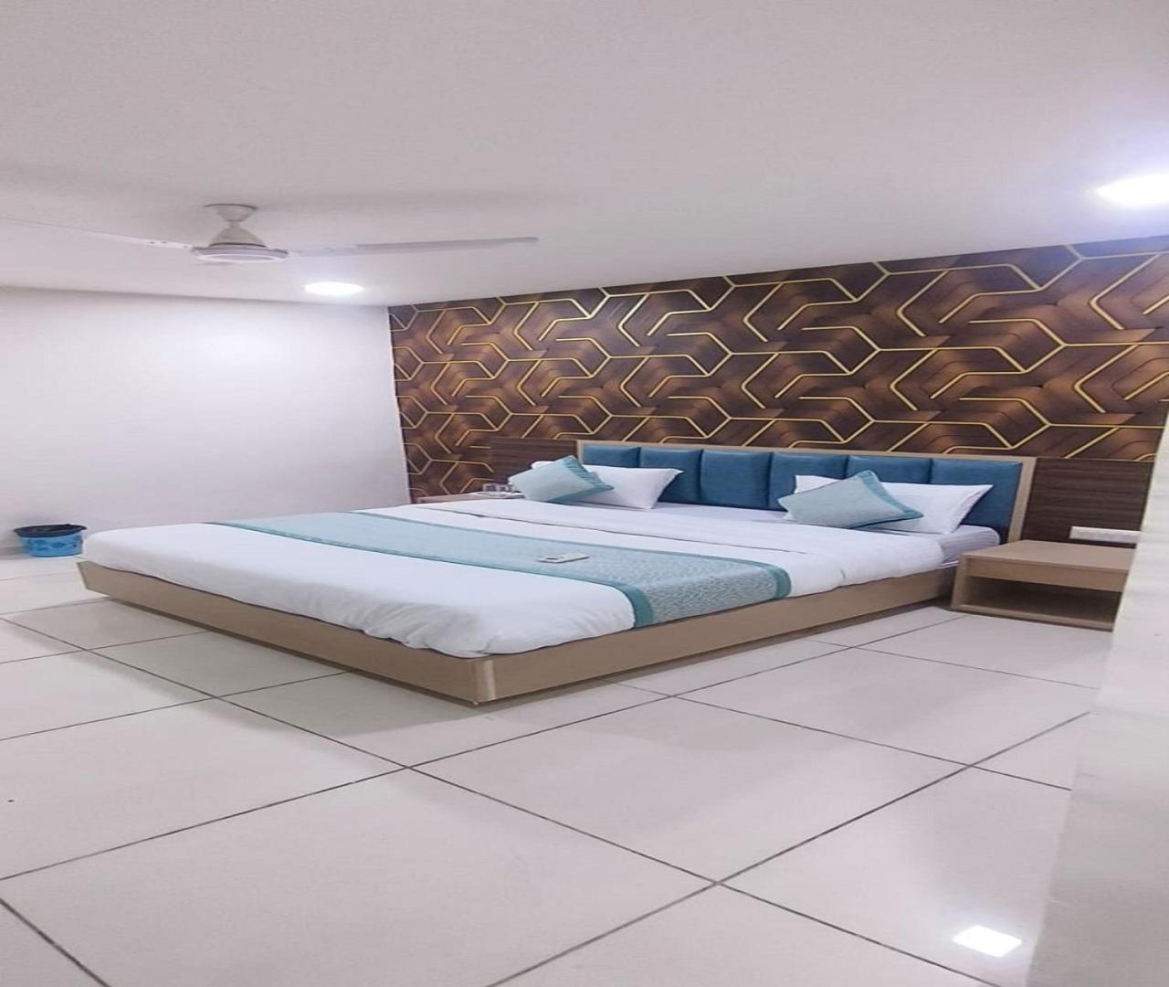 Nest View Hotel *
