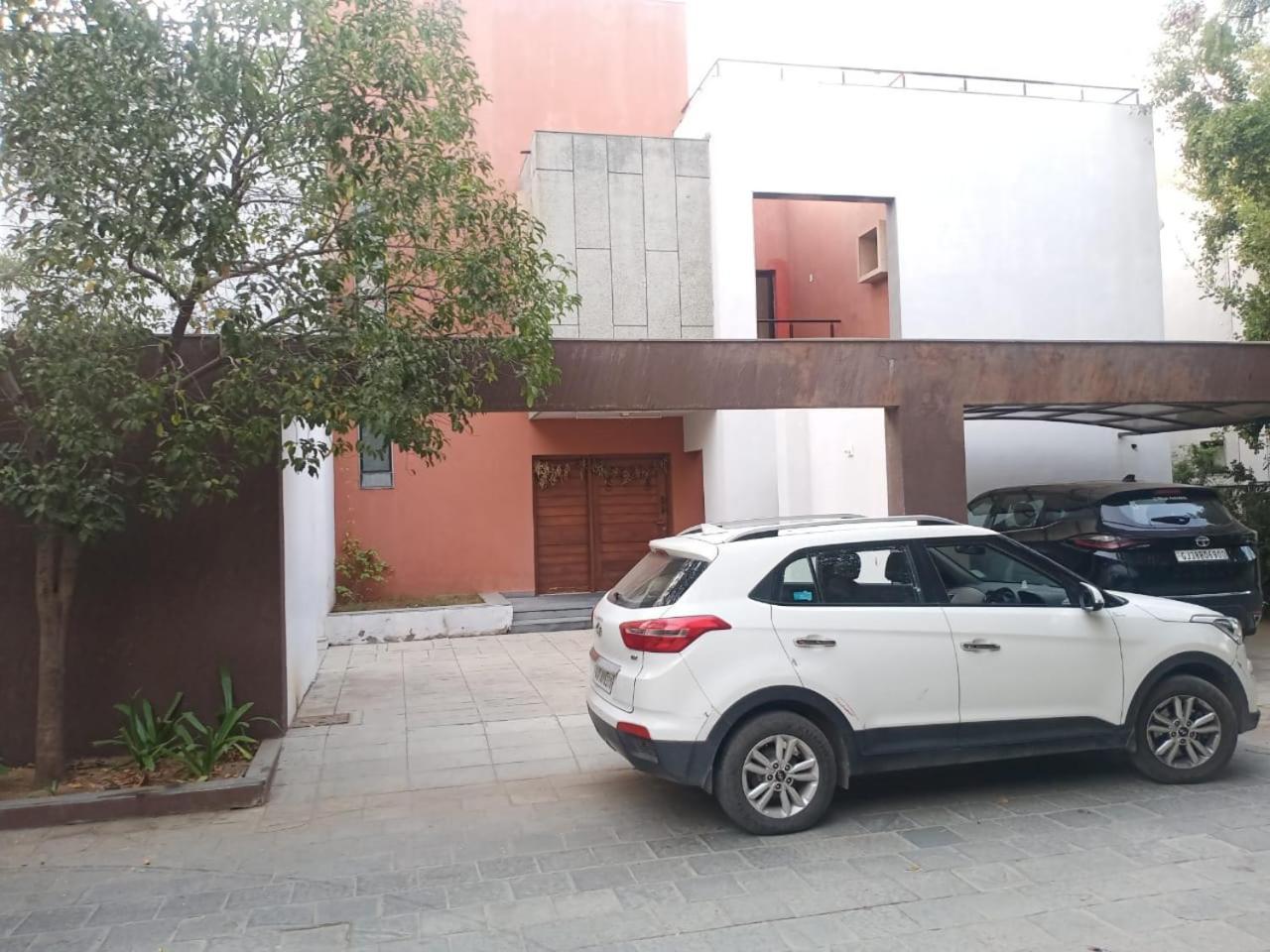 Villa-safal Amrakunj Pousada *
