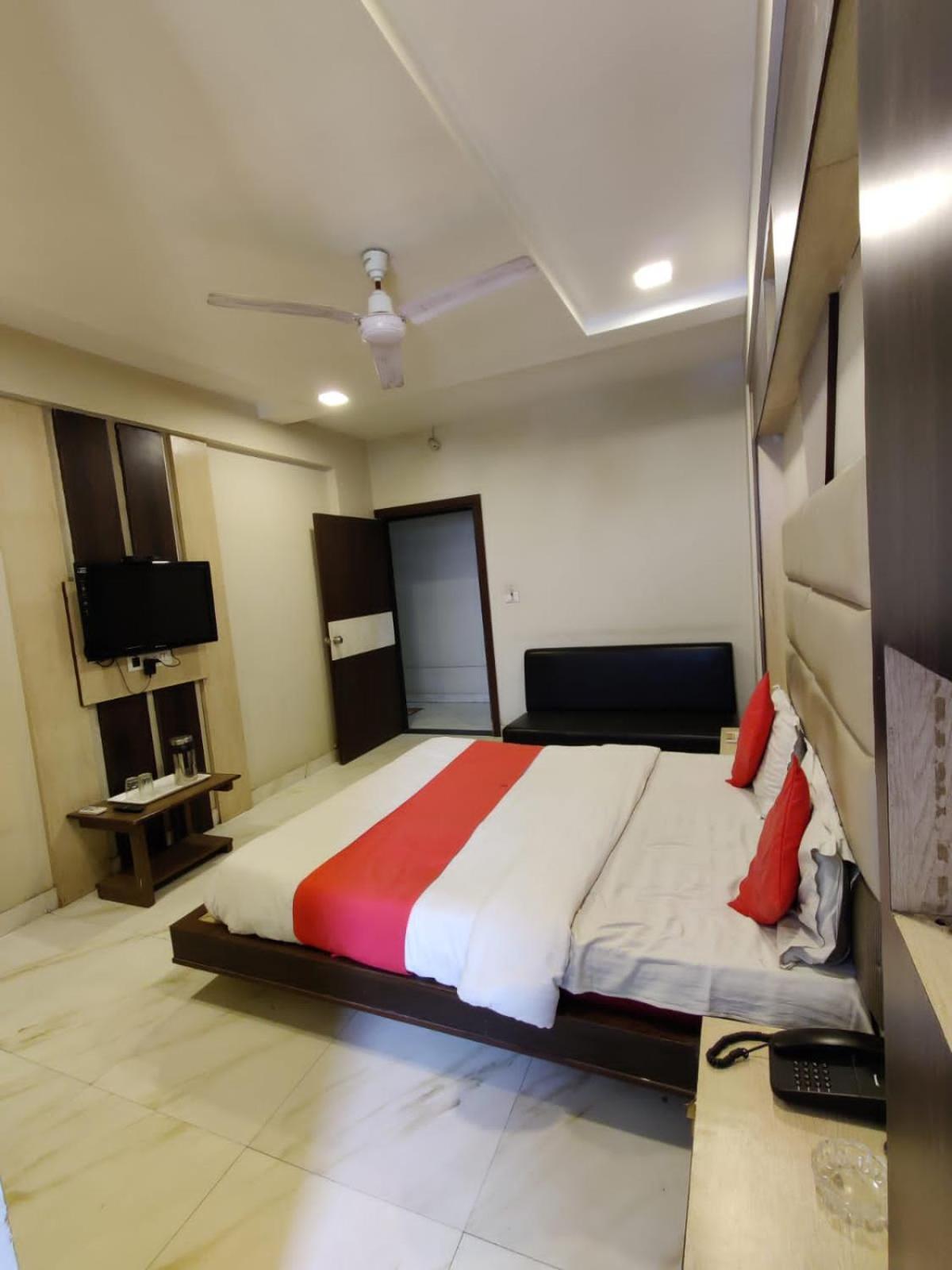 Hotel Vanya Palace Ahmedabad