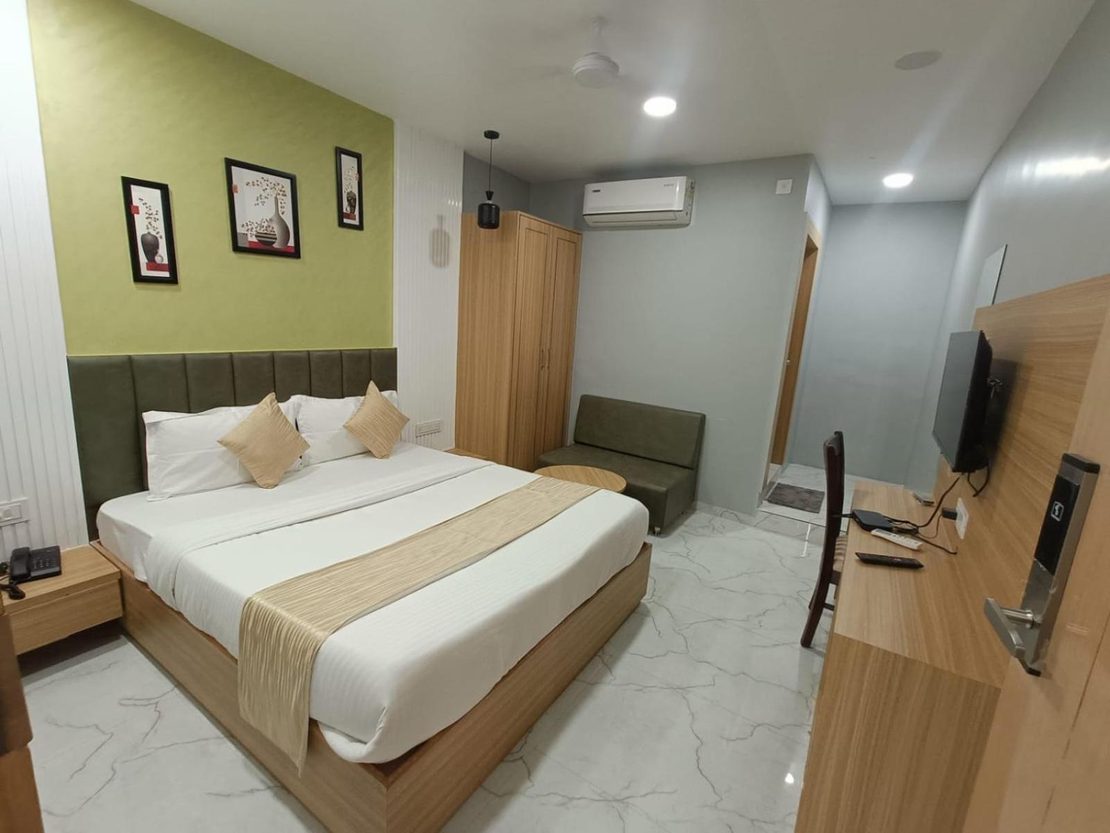 New York Hotel Ahmedabad