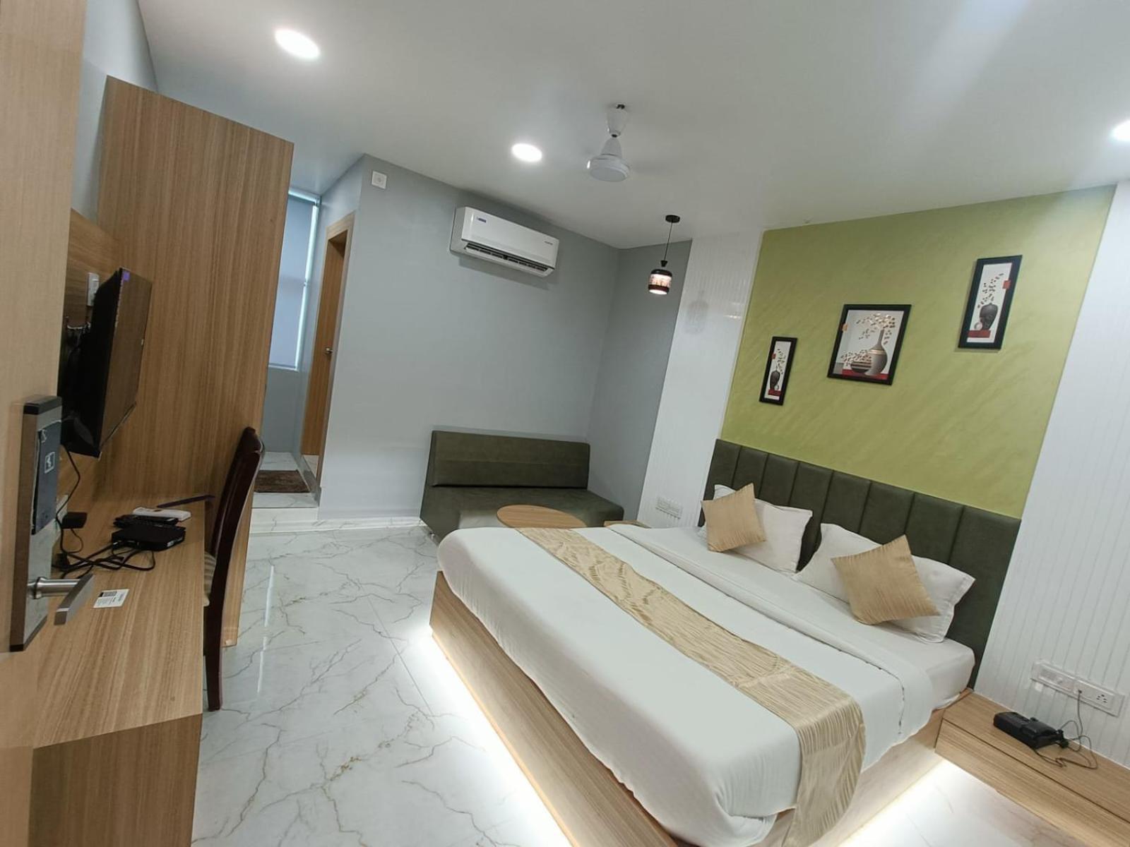 New York Hotel Ahmedabad