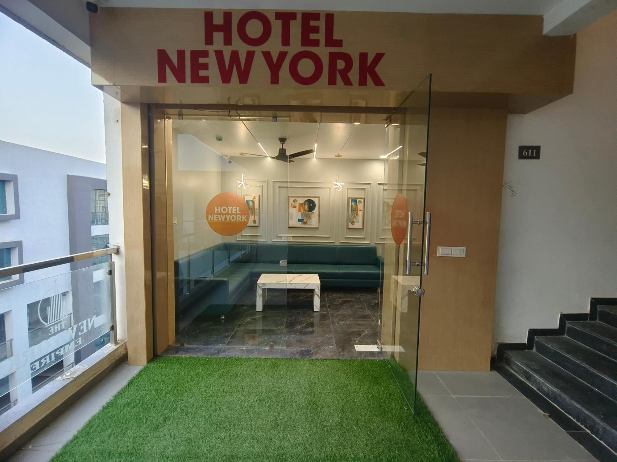New York Hotel 3*