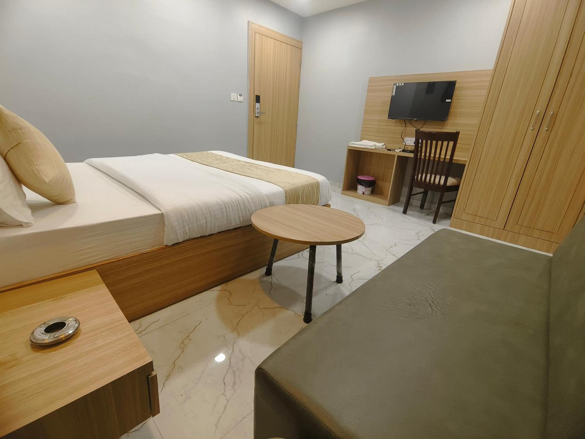 New York Hotel Ahmedabad