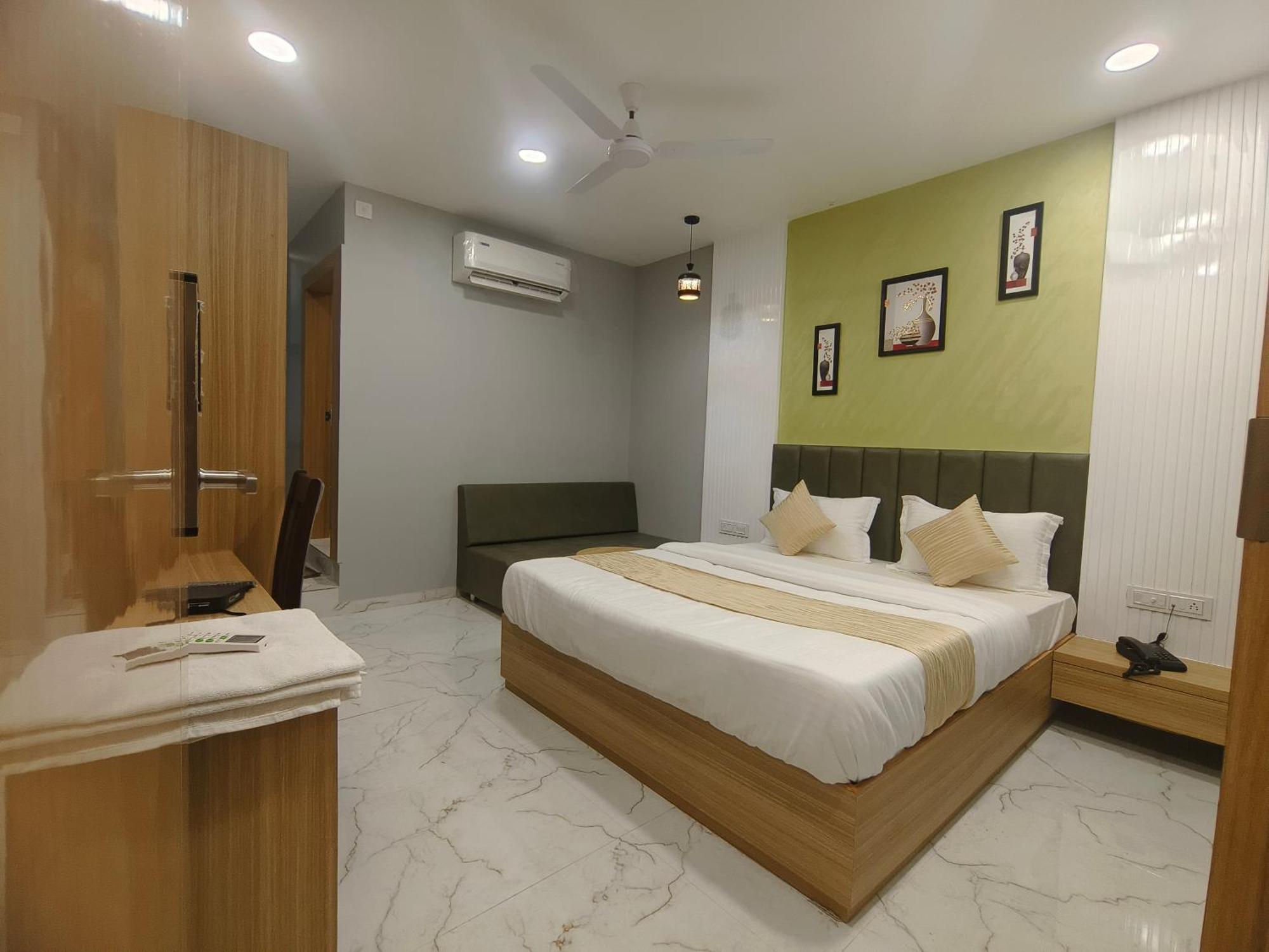 Hotel New York Ahmedabad