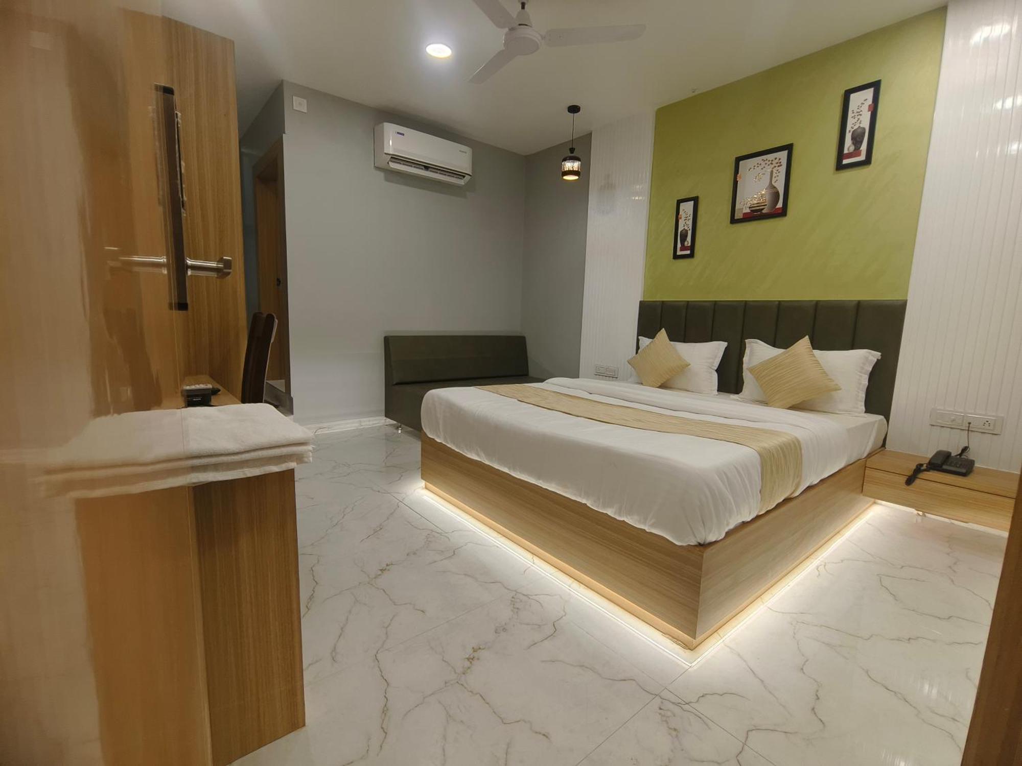 New York Hotel Ahmedabad