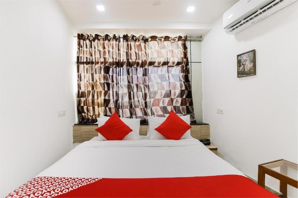 Hotel Veejay Ahmedabad