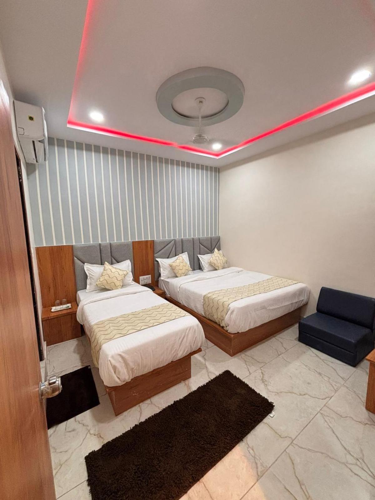 Hotel Palm Residency 2*