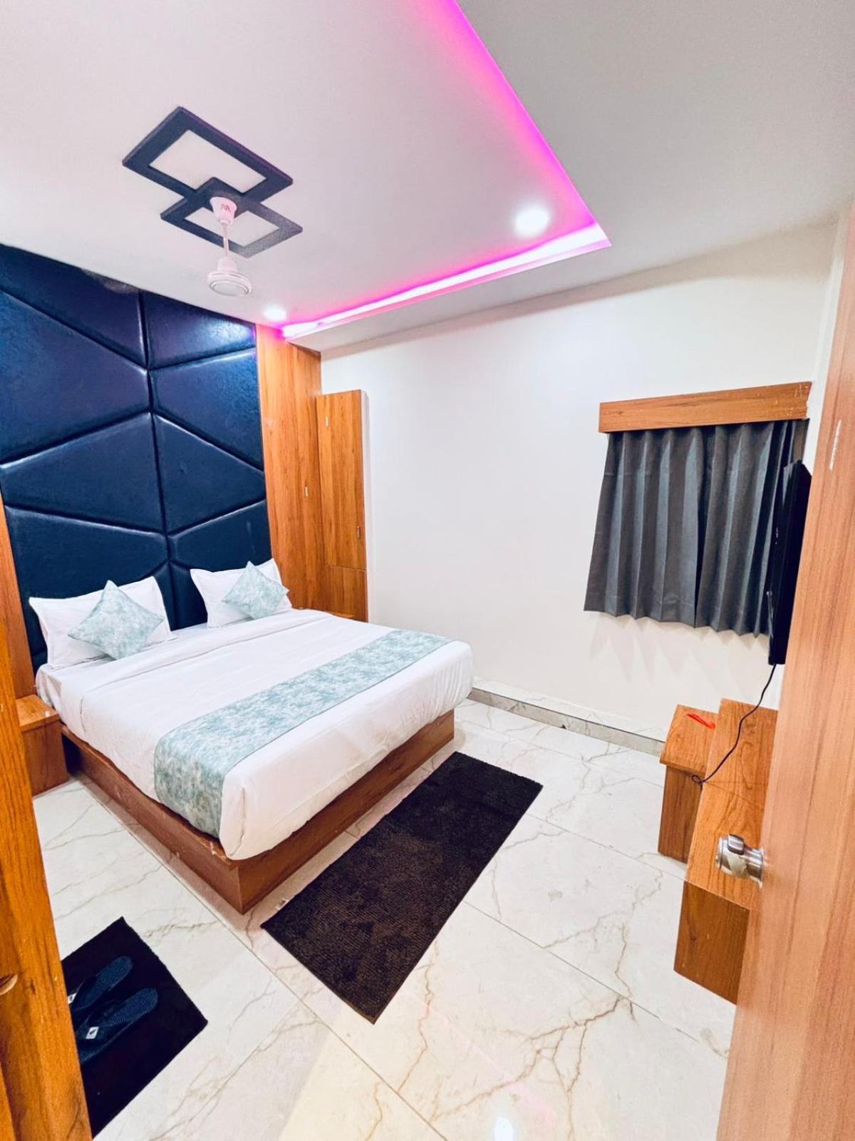 Hotel Palm Residency