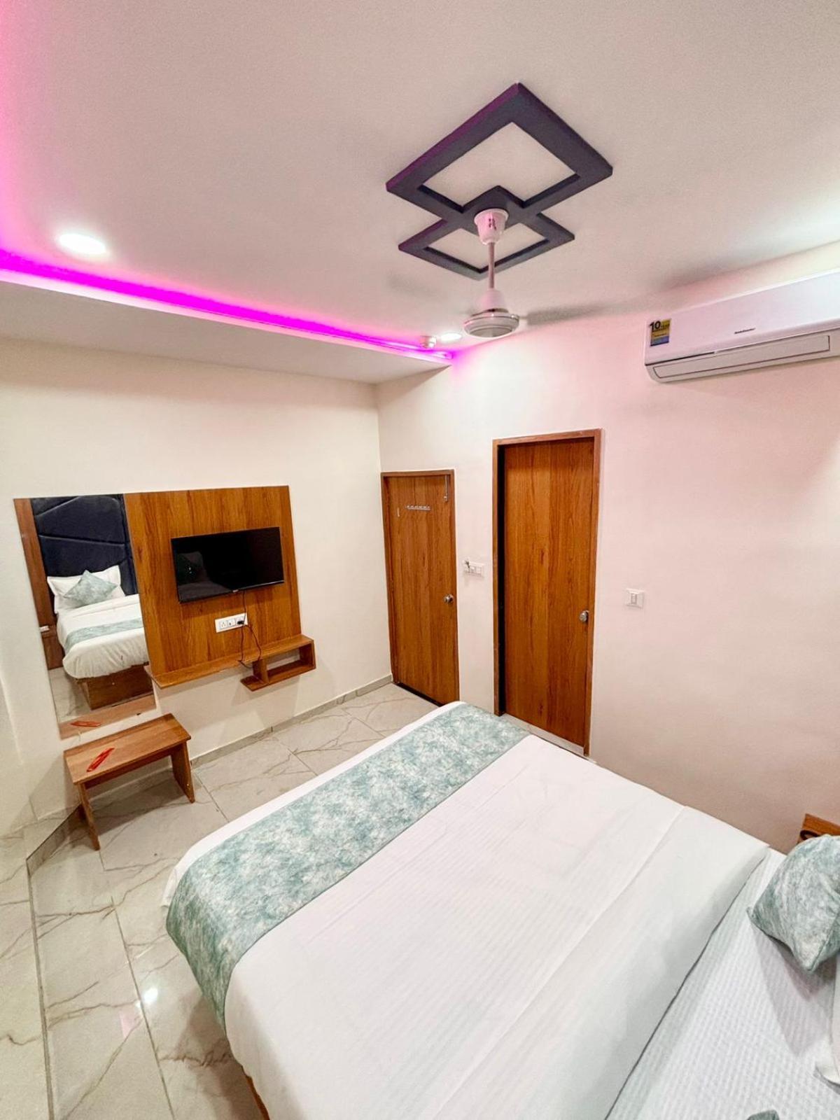 Hotel Palm Residency 2*