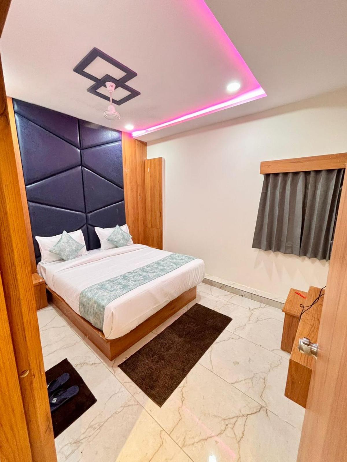 Hotel Palm Residency Ahmedabad
