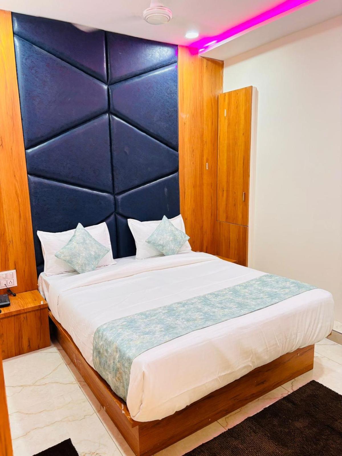 Hotel Palm Residency 2*