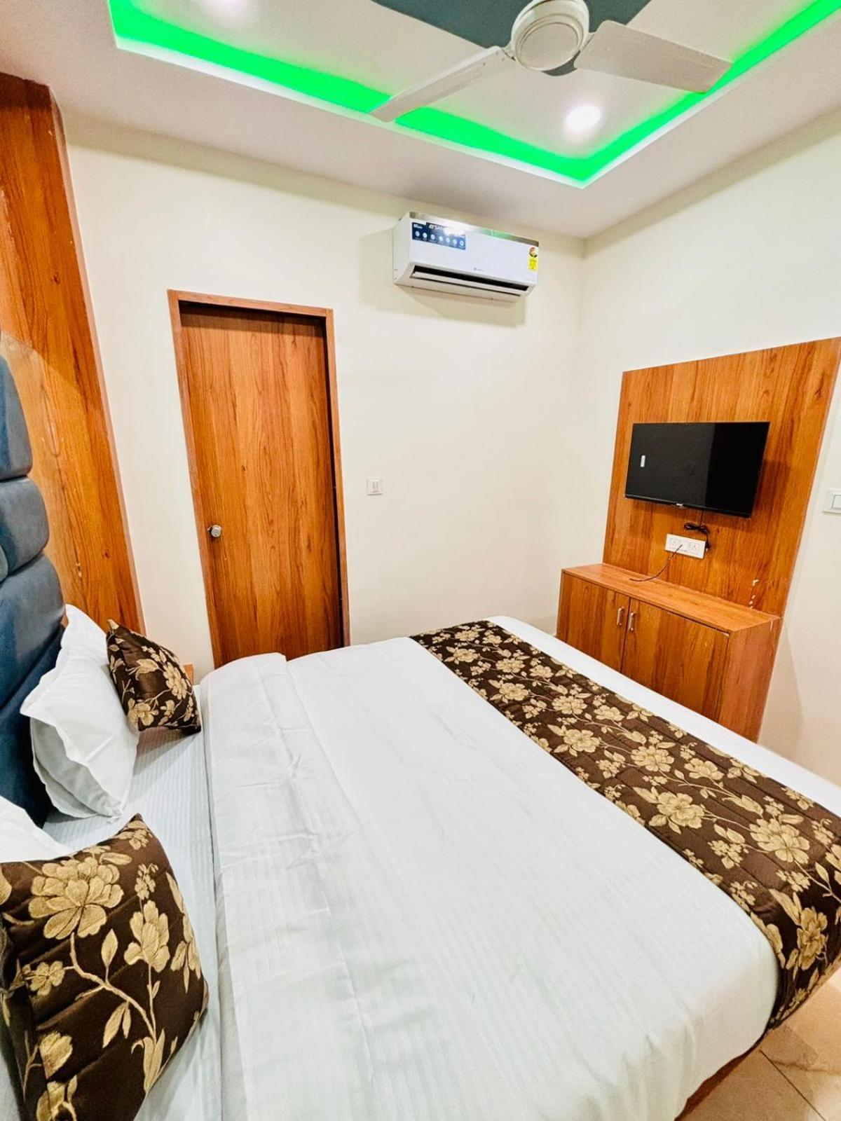 Palm Residency Hotel